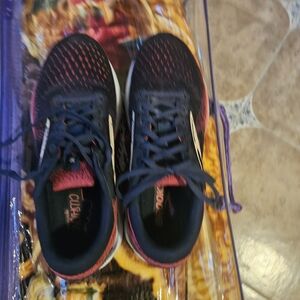 Brooks Black and Pink Women's Athletic Shoes